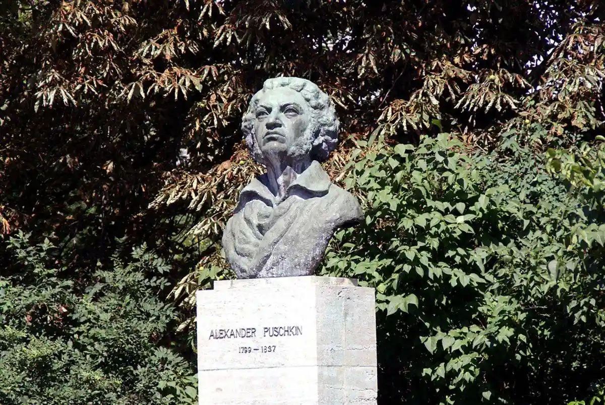 памятник Александру Сергеевичу Пушкину в Германии фото