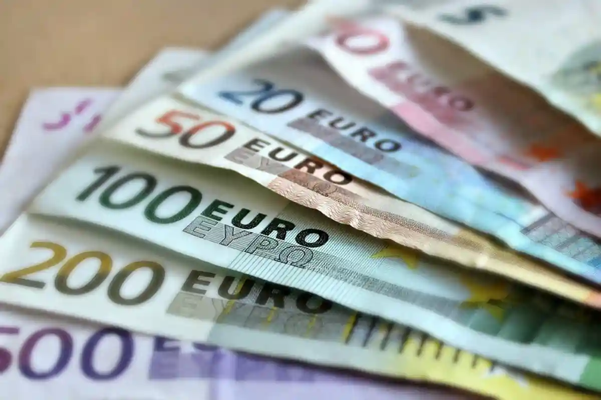 купюры евро фото
