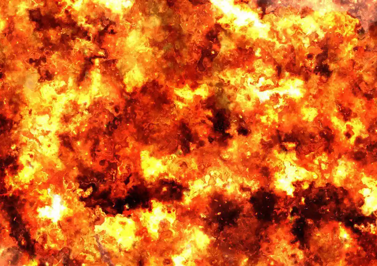 Взрыв на химкомбинате BASF: два города накрыло дымом фото 1